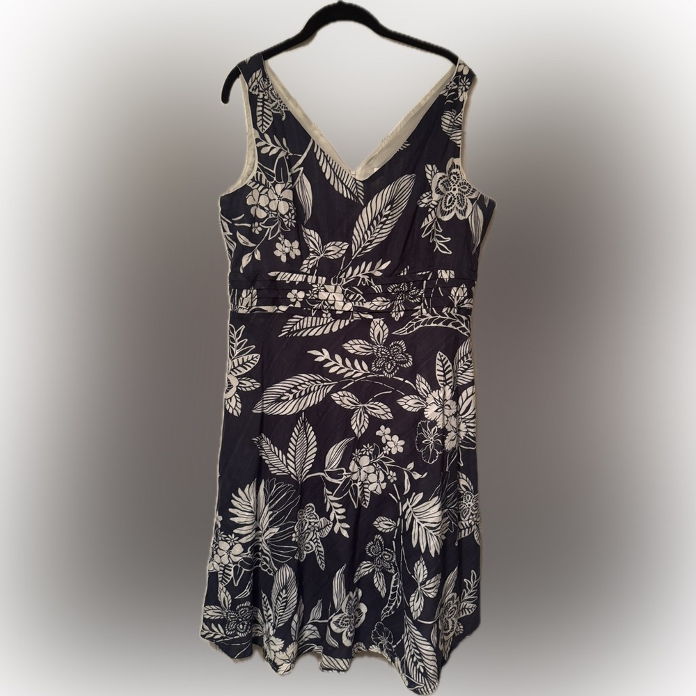 Amanda Lane Sz 16 Navy White Tropical Floral Cotton dress w/ full lining